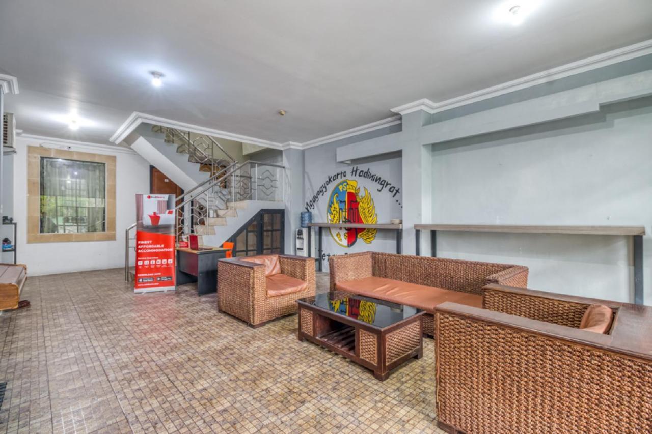 Reddoorz Hostel Near Stadion Mandala Krida Yogya Yogyakarta Kültér fotó