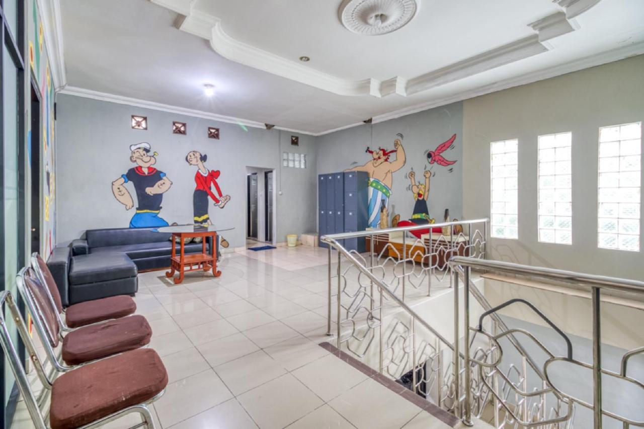 Reddoorz Hostel Near Stadion Mandala Krida Yogya Yogyakarta Kültér fotó