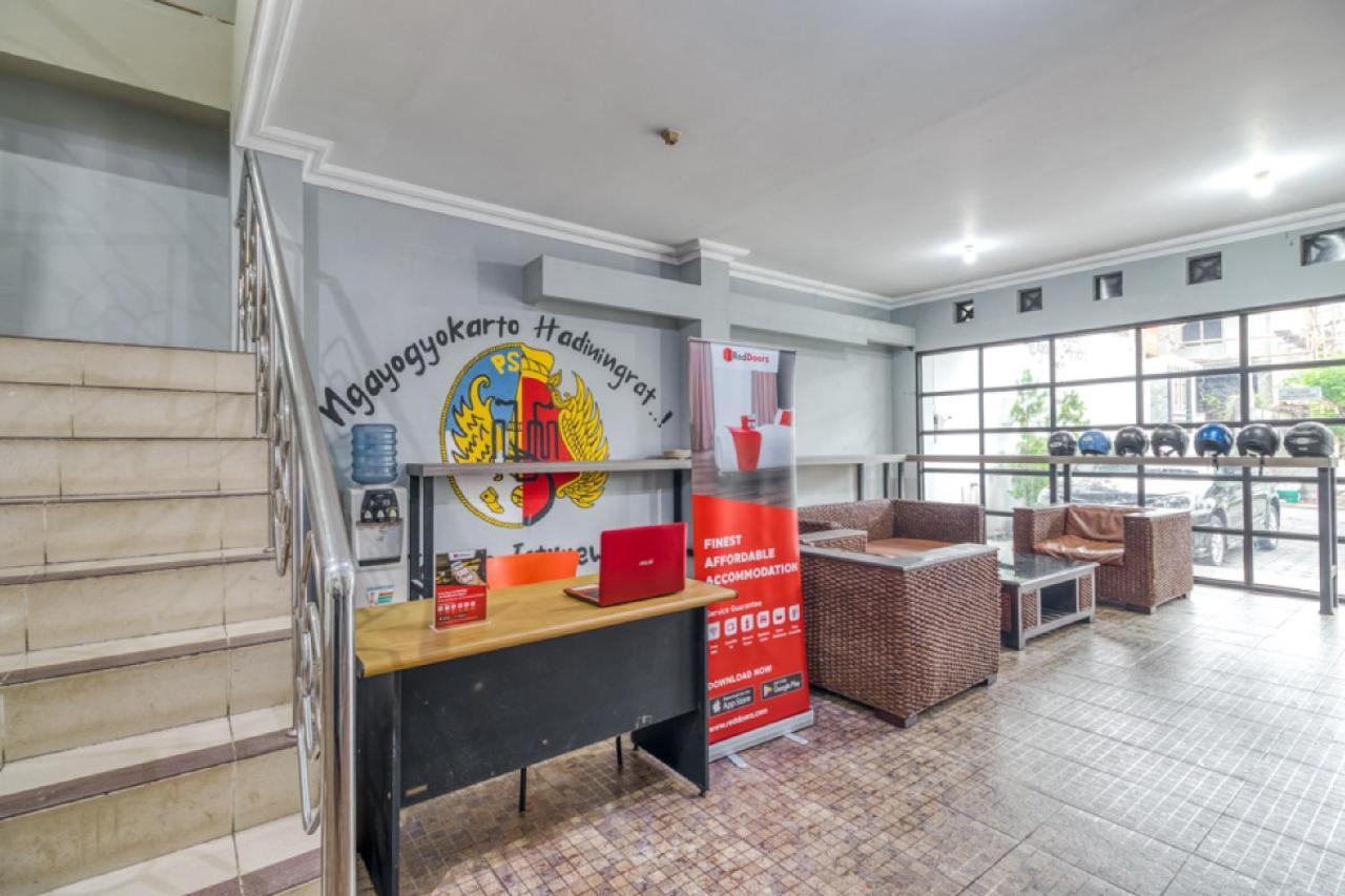 Reddoorz Hostel Near Stadion Mandala Krida Yogya Yogyakarta Kültér fotó