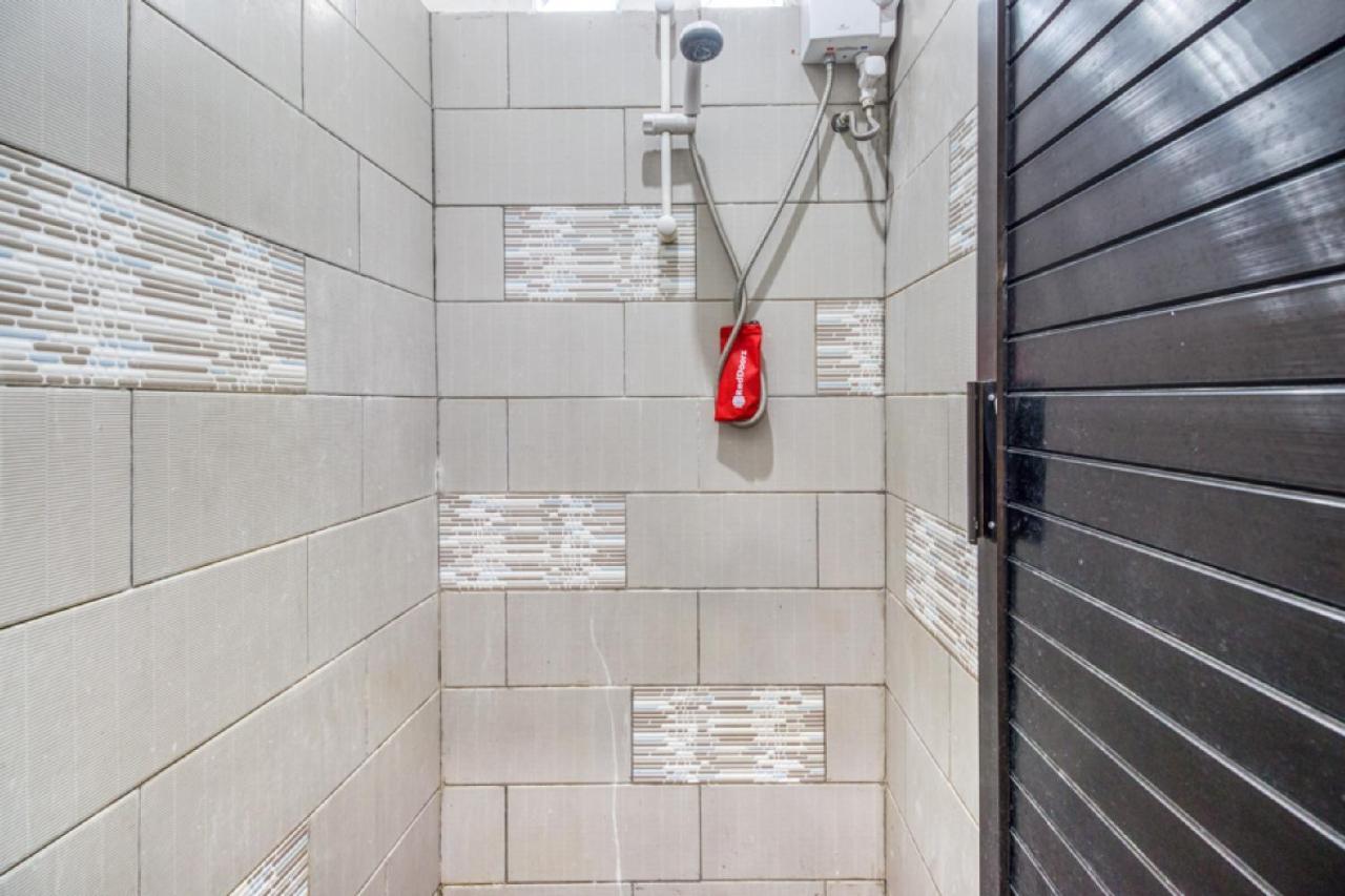 Reddoorz Hostel Near Stadion Mandala Krida Yogya Yogyakarta Kültér fotó